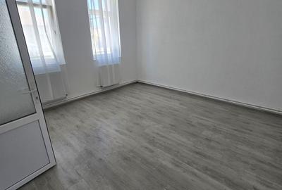Casă cu 3 camere cu Teren 1439 Mp în Fratelia