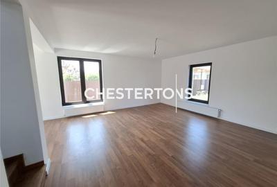 Casă cu 4 camere cu Teren 438 Mp în Crevedia