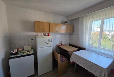 Apartament cu 3 camere semidecomandat în Gojdu - 2