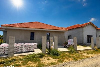 Casă cu 3 camere cu Teren 330 Mp în Moșnița Nouă