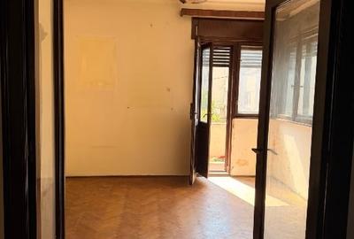 Casă individuală cu 4 camere cu Canalizare în Decebal - 5