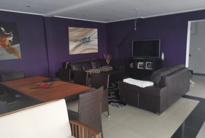 Casă cu 4 camere cu Teren 1385 Mp în Central - 3