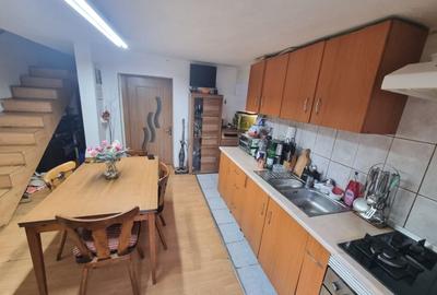 Casă individuală cu 4 camere cu Teren 720 Mp în Cetate