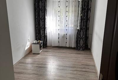 Apartament cu 3 camere semidecomandat, mobilat în Aurel Vlaicu - 1