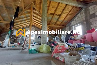 Casă cu 4 camere cu Teren 883 Mp în Varlaam