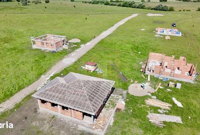Casă cu 4 camere cu Teren 500 Mp în Sânpetru