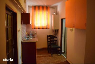 Apartament cu 3 camere în Tineretului