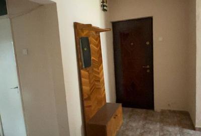 Apartament cu 3 camere semidecomandat, mobilat în Central - 3