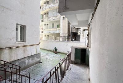 Apartament cu 3 camere în Romană