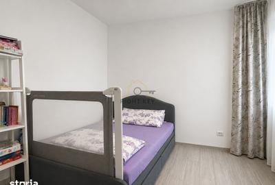 Casă cu 6 camere cu Teren 400 Mp în Domnești