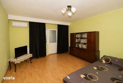 Apartament cu 3 camere decomandat în Prundu