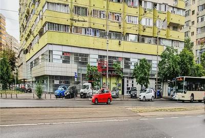 Apartament cu 3 camere decomandat în Iancului
