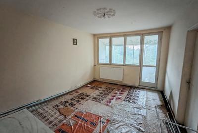 Apartament cu 3 camere decomandat în Țiglina 1
