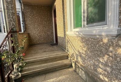 Casă cu 4 camere în Vâlcele