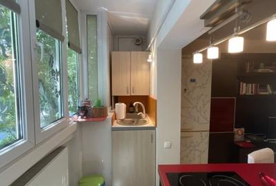 Apartament cu 2 camere semidecomandat, mobilat în 13 Septembrie - 3