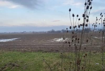 Teren de 10000 mp, în Șipotu