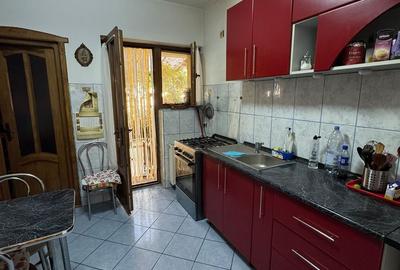 Casă cu 5 camere cu Teren 330 Mp în Central