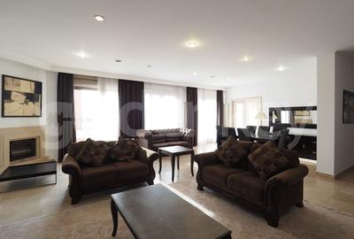 Penthouse cu 5 camere decomandat, mobilat în Herăstrău