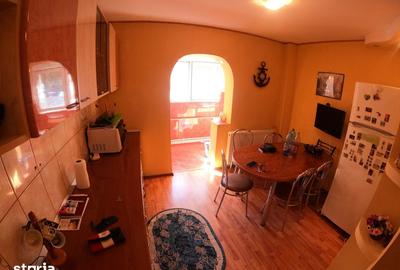 Apartament cu 4 camere decomandat în Central