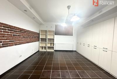 Apartament cu 2 camere decomandat, mobilat în Central