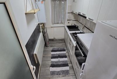 Apartament cu 3 camere semidecomandat în Central - 3