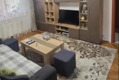 Apartament cu 3 camere decomandat în Florilor - 2
