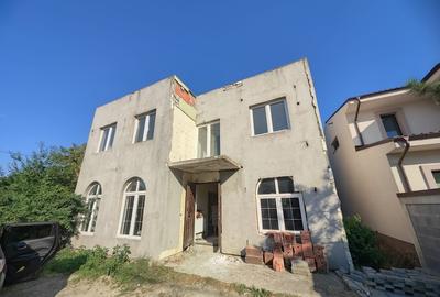 Casă individuală cu 4 camere cu Teren 251 Mp în Mogoșoaia
