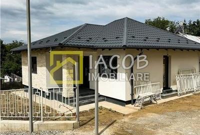Casă individuală cu 3 camere cu Teren 450 Mp în Mărgineni - 1
