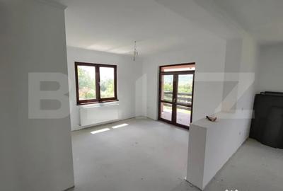 Casă cu 7 camere cu Teren 784 Mp în Central