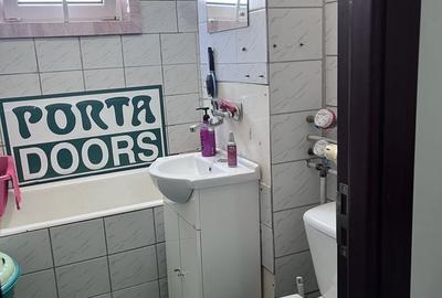 Apartament cu 3 camere semidecomandat în Rovine - 3