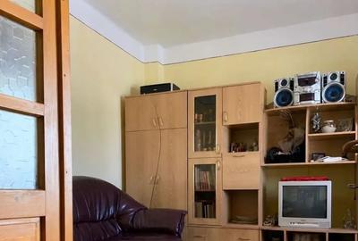 Casă cu 4 camere în Ostrov