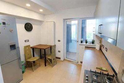 Apartament cu 2 camere decomandat, mobilat în Casa de Cultură