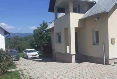 Casă cu 3 camere în Valea Mare - 1