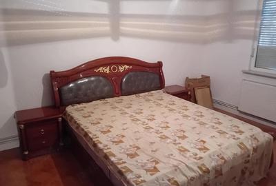 Apartament cu 3 camere decomandat în Mărăței
