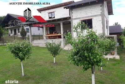 Casă cu 7 camere cu Teren 450 Mp în Meteș