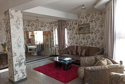 Duplex cu 6 camere cu Canalizare în Central - 3