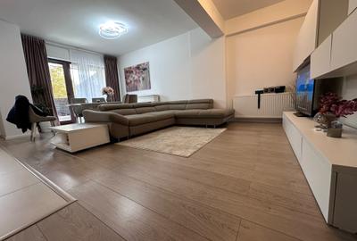 Apartament cu 3 camere în Sisești