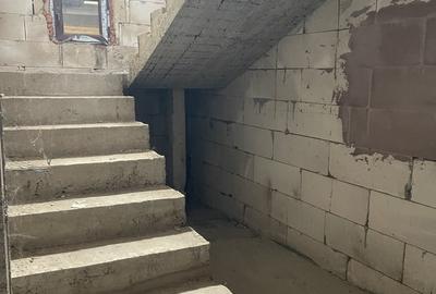 Casă cu 5 camere cu Teren 120 Mp în Pantelimon - 1