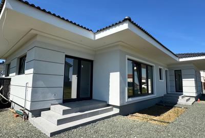 Duplex cu 3 camere cu Canalizare în Moșnița Nouă - 3