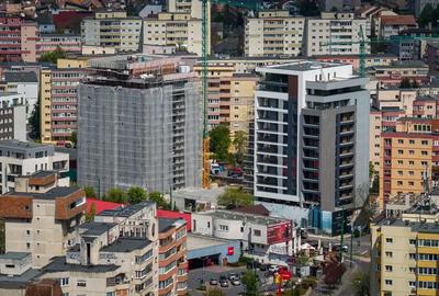 Penthouse cu 3 camere decomandat, mobilat în Răcădău