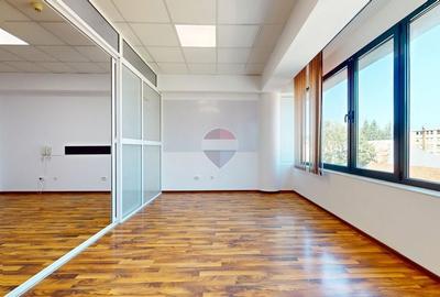 Spațiu comercial, de 110 mp, în Centrul Civic