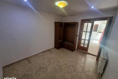 Casă cu 3 camere cu Teren 100 Mp în Tomis I