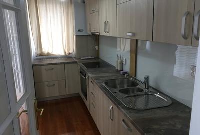 Apartament cu 3 camere semidecomandat, mobilat în Lazaret - 1