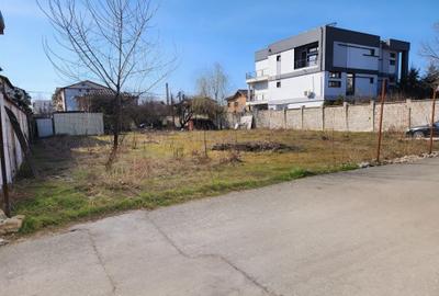 Teren de 925 mp, în Exterior Vest