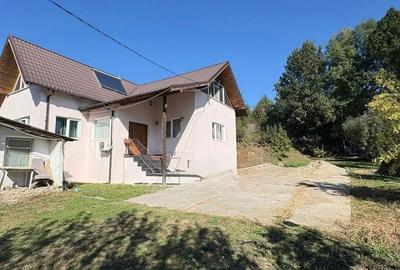 Casă cu 3 camere în Podiș