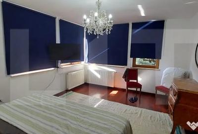 Casă cu 9 camere cu Teren 750 Mp în Dumbrăvița