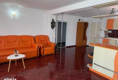 Apartament cu 4 camere decomandat în Micro 3