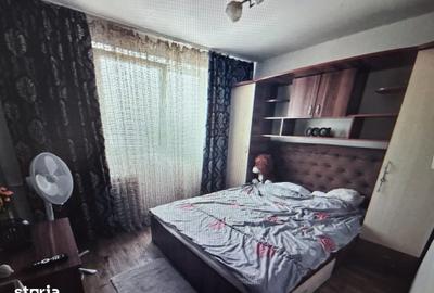 Apartament cu 2 camere decomandat în Tei
