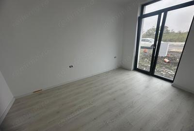Casă cu 5 camere cu Teren 220 Mp în Mehala - 8