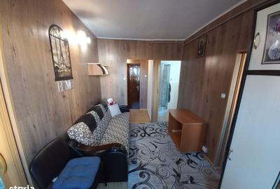 Apartament cu 2 camere în Micro 8